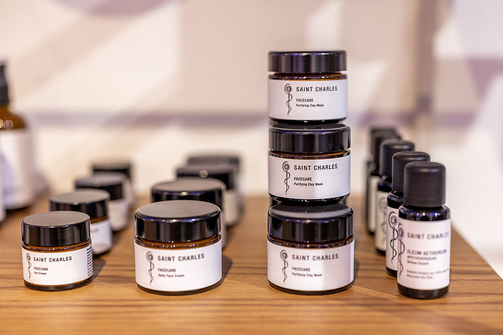 High-quality natural cosmetics from Saint Charles in the Hotel Stein shop