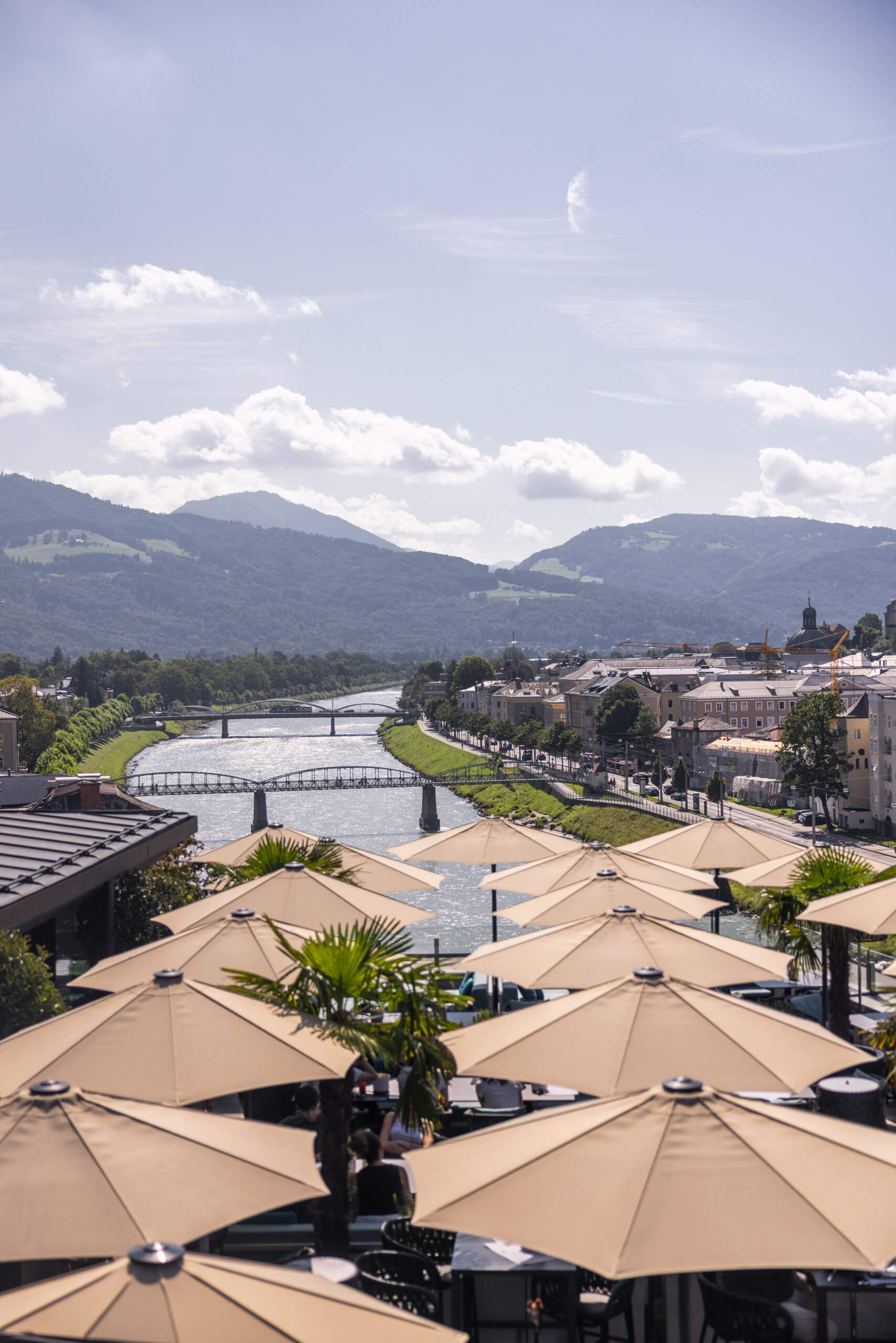 Panoramablick über die Dächer von Salzburg vom Hotel Stein.