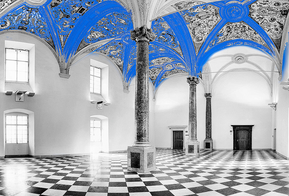 Der über 200 m² große Saal "Sala terrena" in Salzburg, mit 9 meter hoher Stuckdecke und prachtvollen Marmorsäulen in der Alten Residenz
